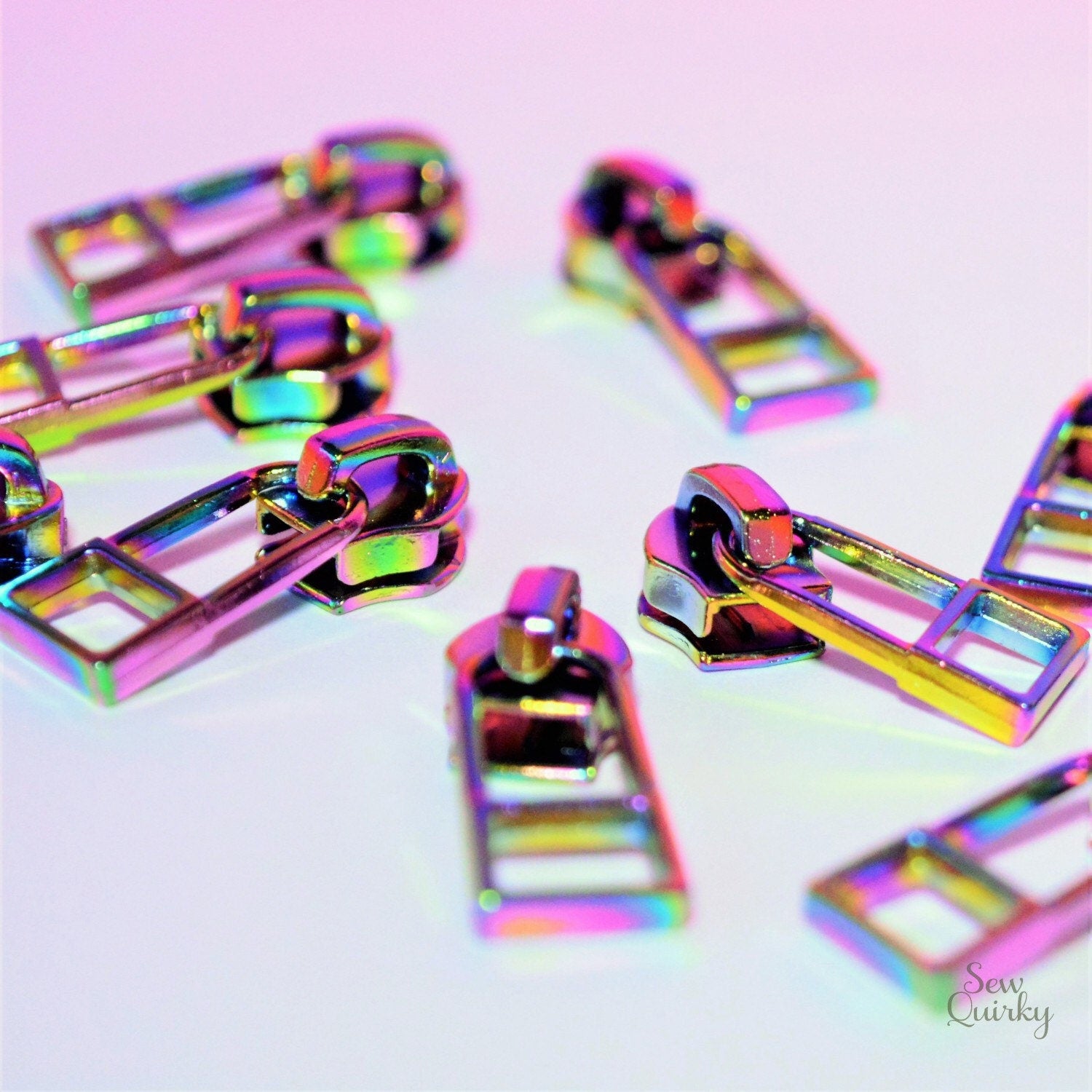 Sew Quirky Iridescent Rainbow #5 Zipper Pulls - 10 pack – Daisy